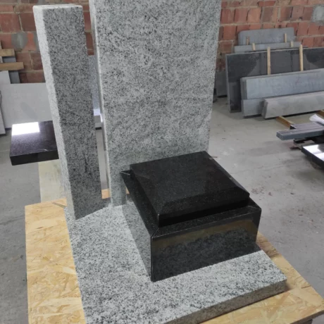 Monolit - nagrobki realizacja 10